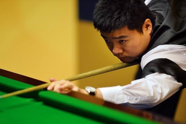 的是一名仍 的是一名仍